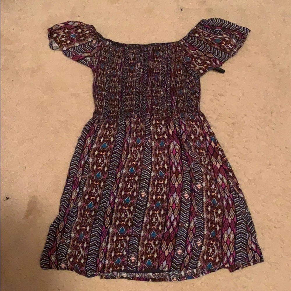 A good low thigh dress off the shoulder